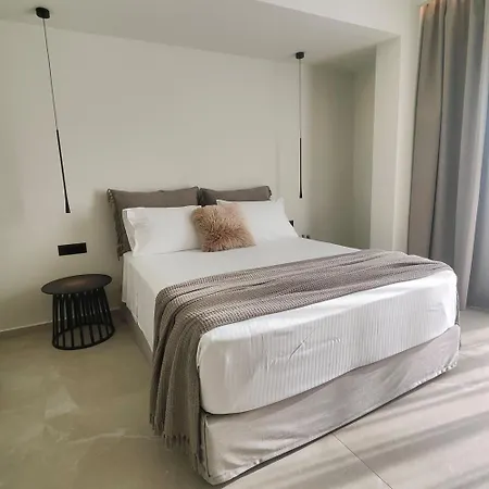 Rhotheon In Rhodes Apartment